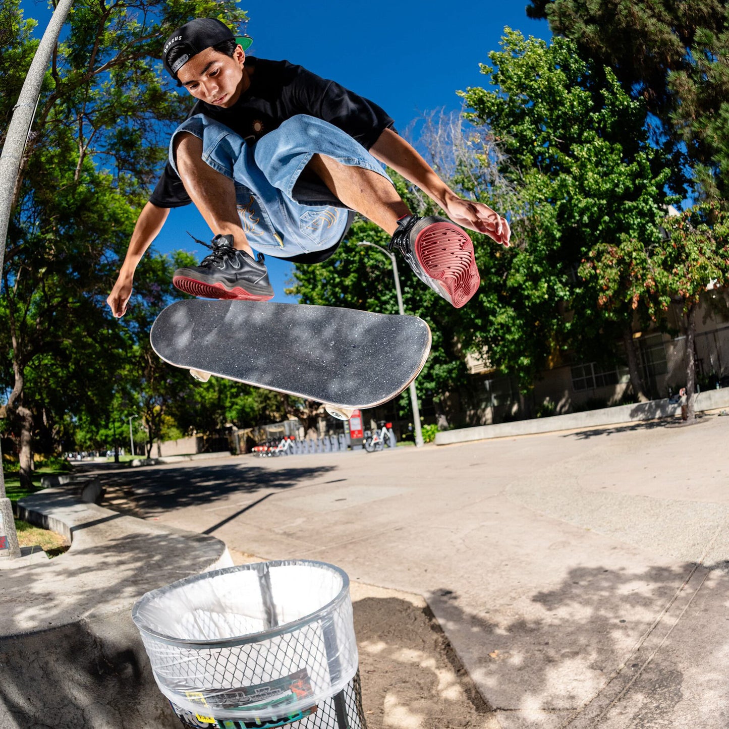 two nine 8 - skate shoes - black - esskateboarding