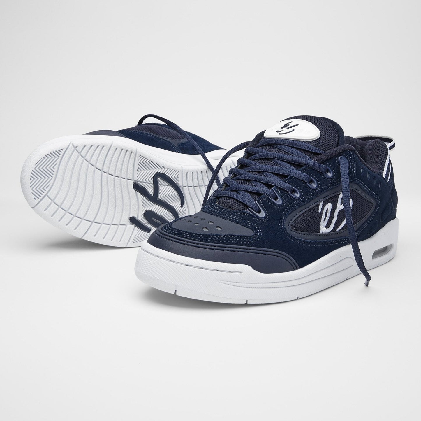 creager - skate shoes - navy/white - esskateboarding