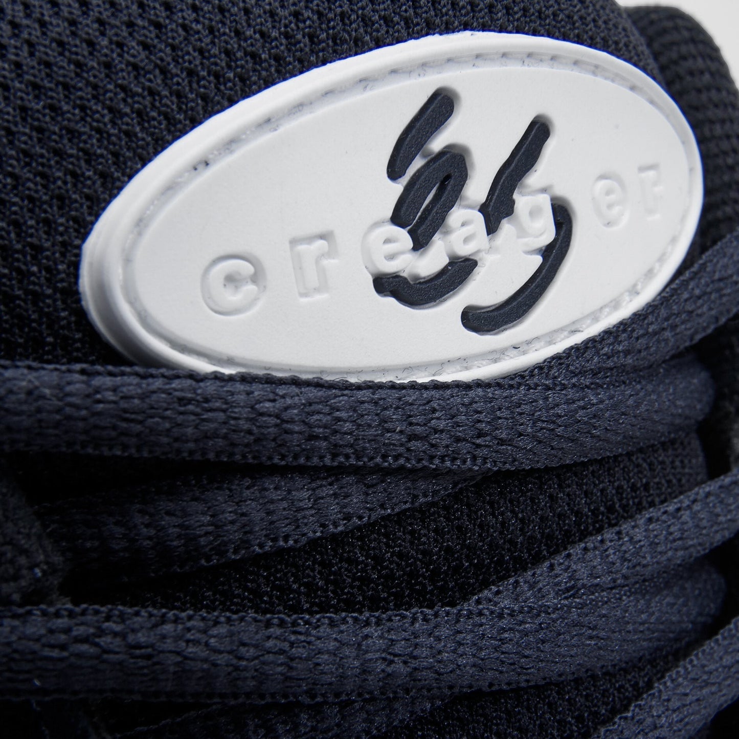 creager - skate shoes - navy/white - esskateboarding