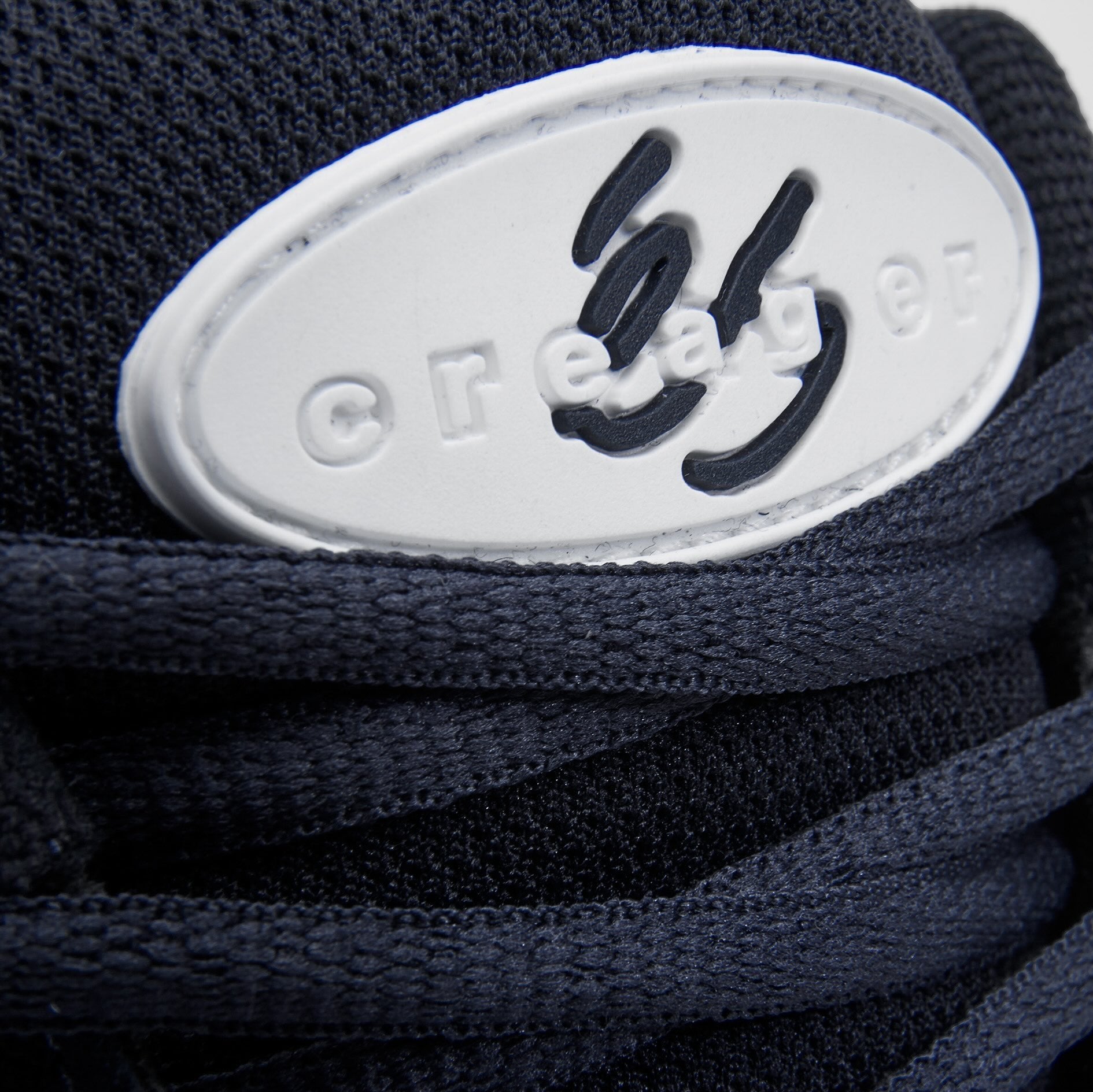 creager - skate shoes - navy/white - esskateboarding