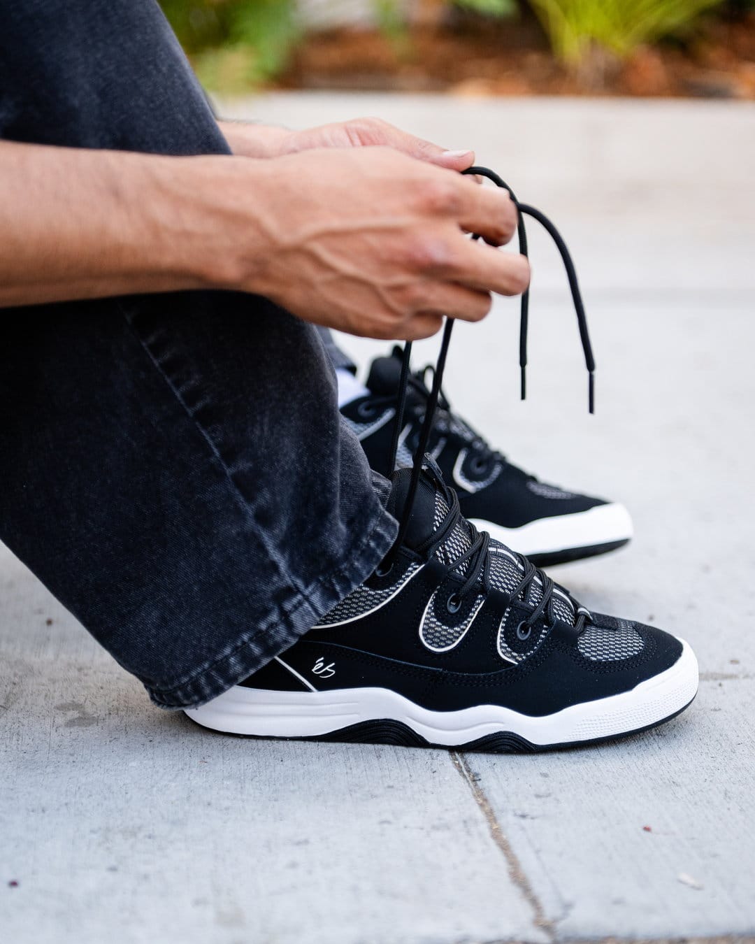 Two Nine 8 Skate Shoes in Black, White | éS Skateboarding eS Footwear Sneakers Skate Style OG Premium