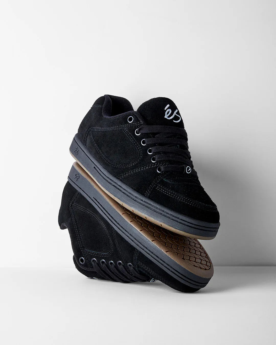 Accel Black – Low-Top Skate Shoe | éS Skateboarding Low-Top Shoe eS Footwear Sneakers Skate Style OG Premium