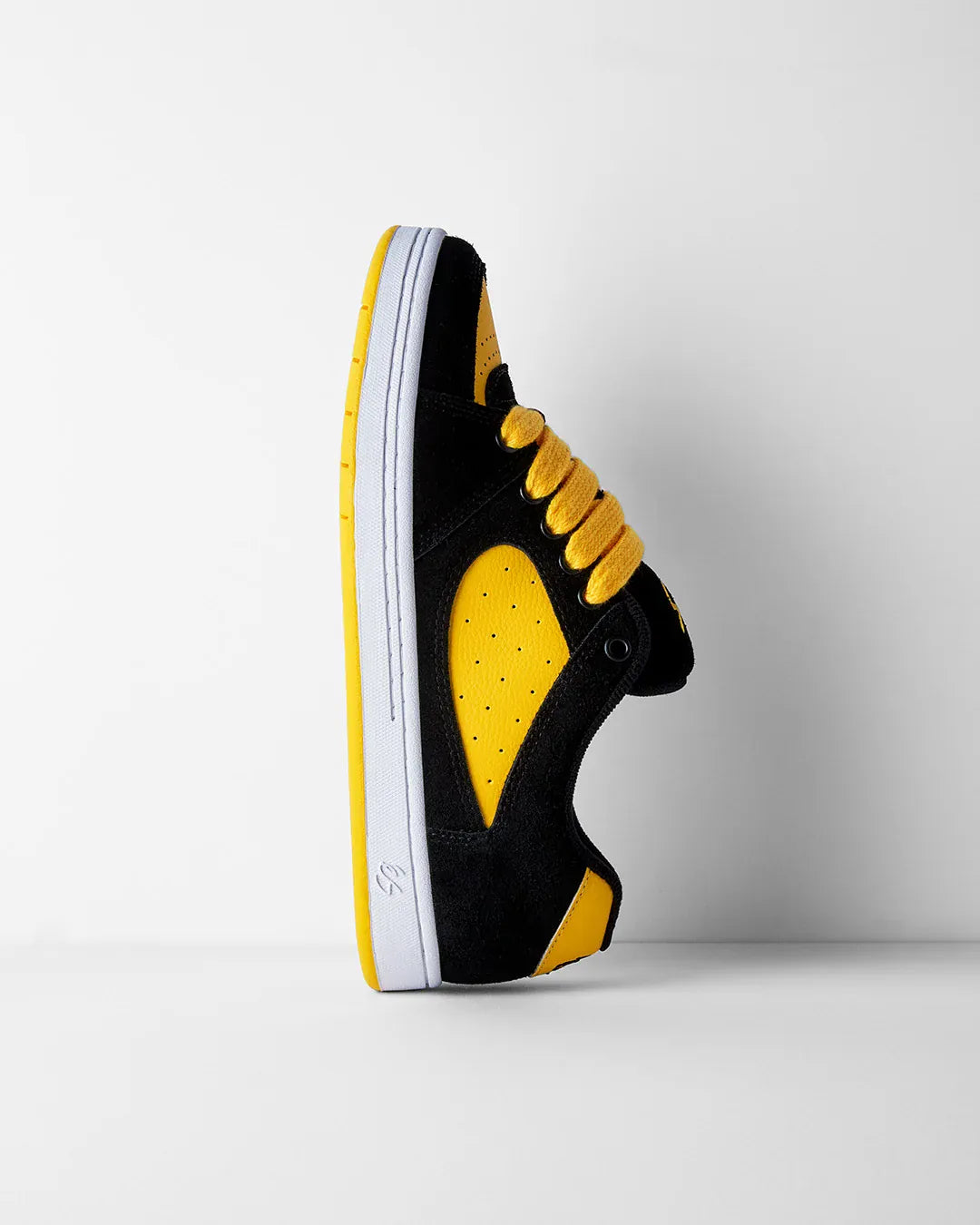 Accel Skate Shoes in Black, Yellow | éS Skateboarding eS Footwear Sneakers Skate Style OG Premium