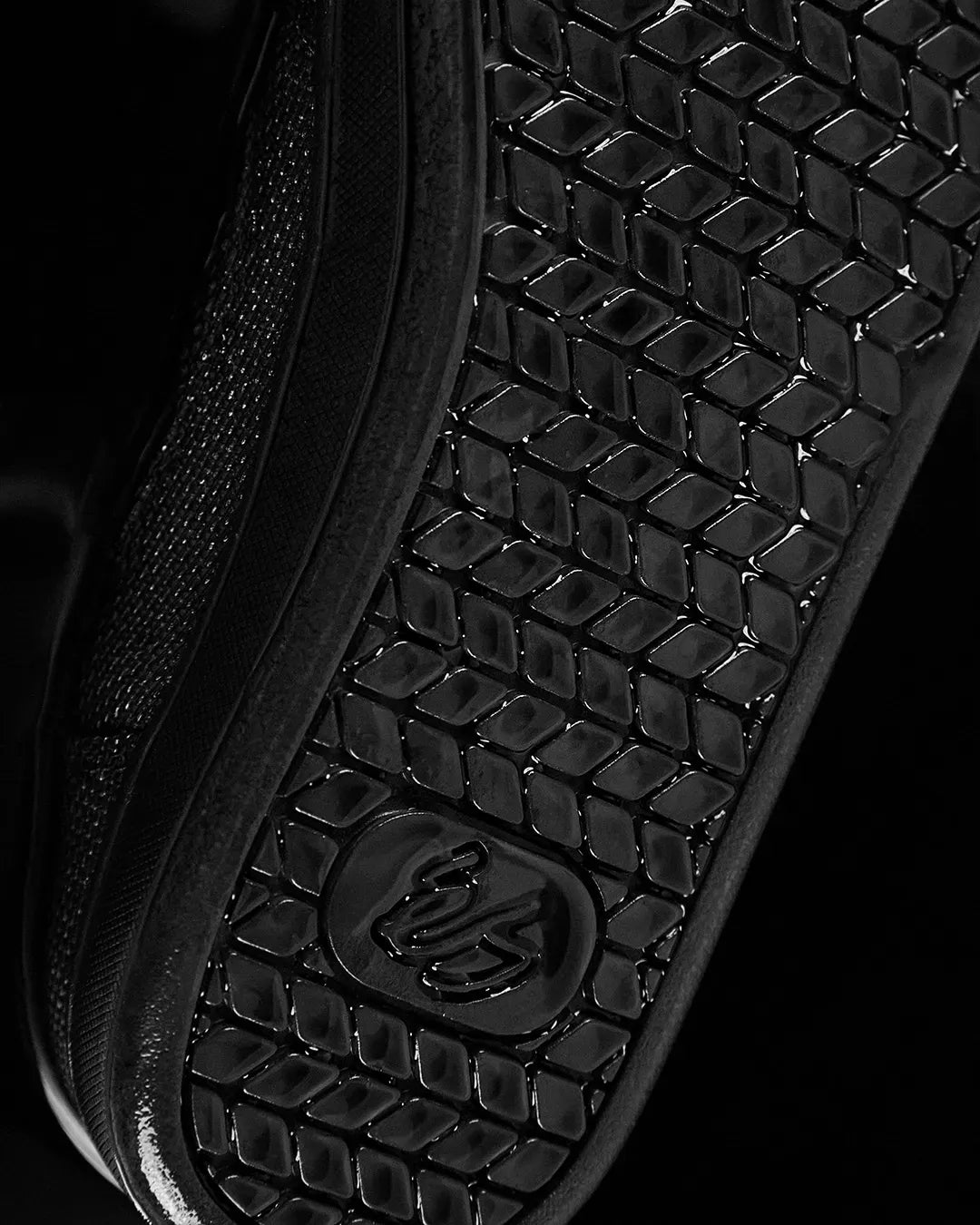 Accel X Kevlar Black – Skate Shoe | éS Skateboarding Low-Top Shoe eS Footwear Sneakers Skate Style OG Premium