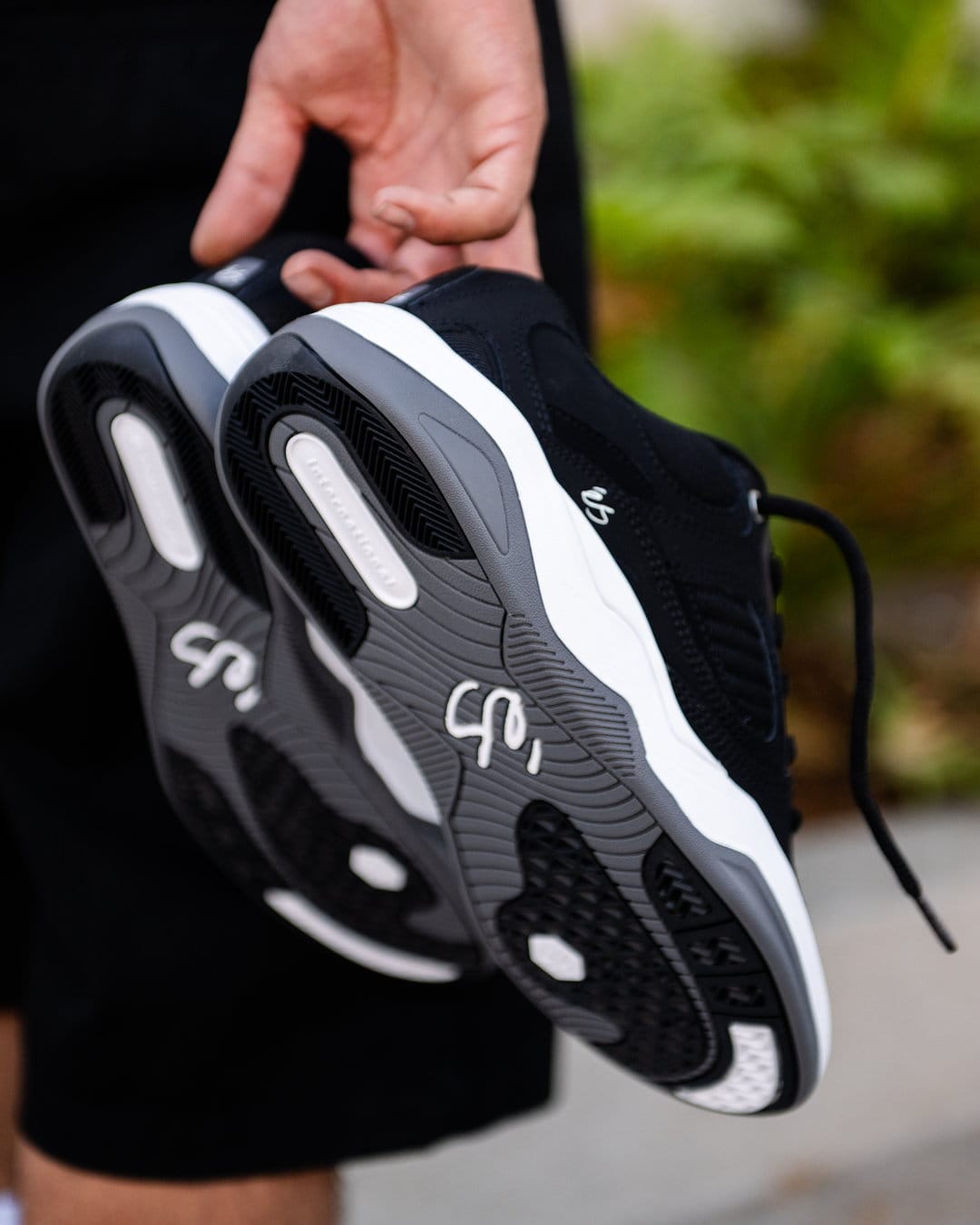 TJ Rogers skate shoes in Black and White | éS Skateboarding eS Footwear Sneakers Skate Style OG Premium