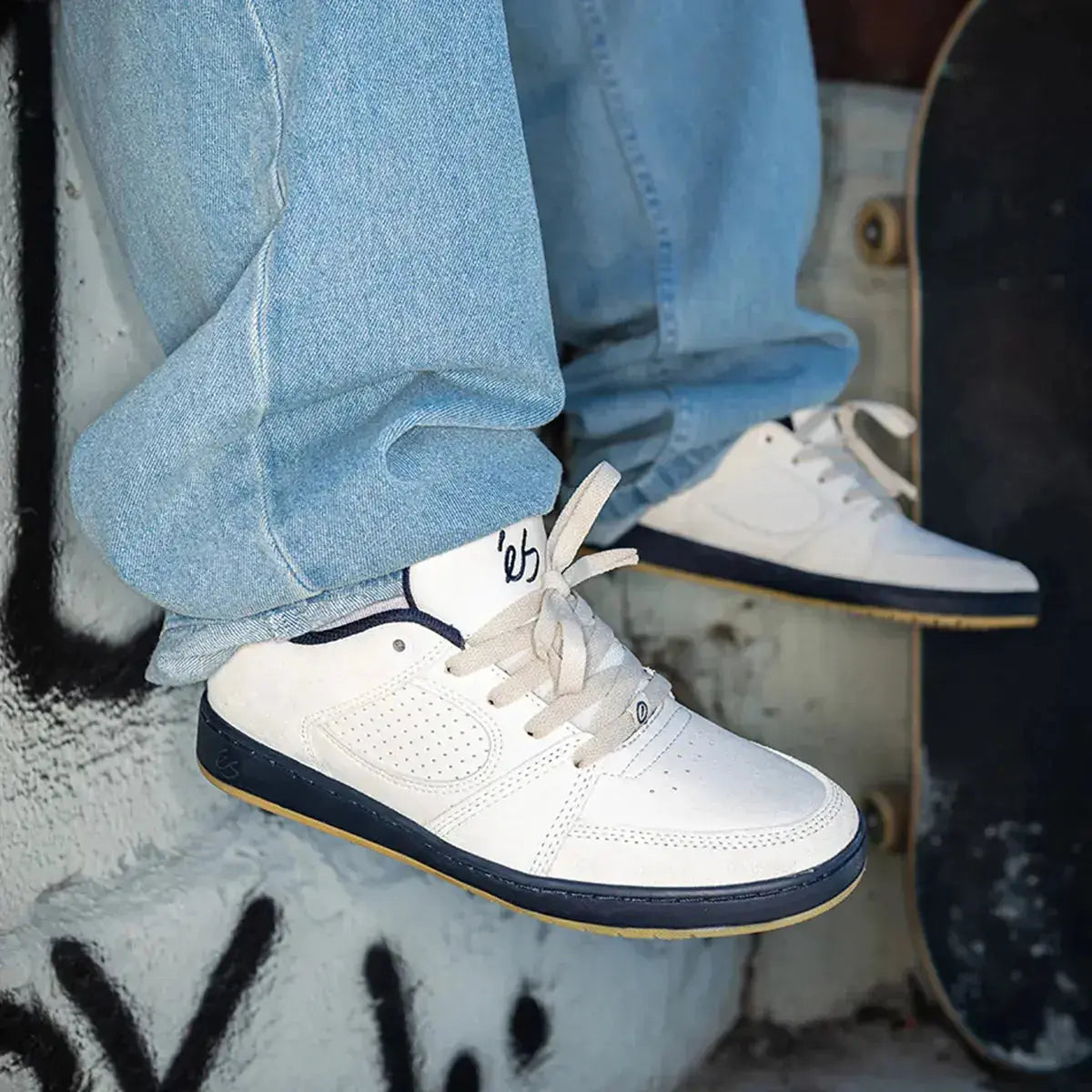 Accel Slim Shoe White/Navy/Gum Panel | éS Skateboarding Accel Slim Shoe White/Navy/Gum Panel | éS Skateboarding