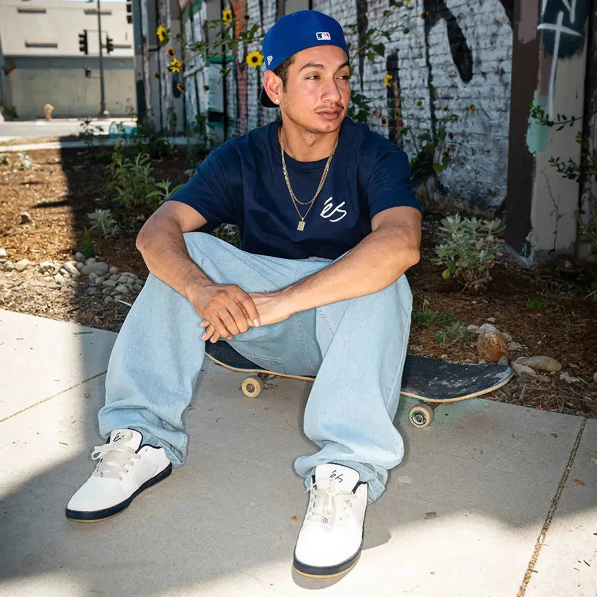 Accel Slim Shoe White/Navy/Gum Panel | éS Skateboarding