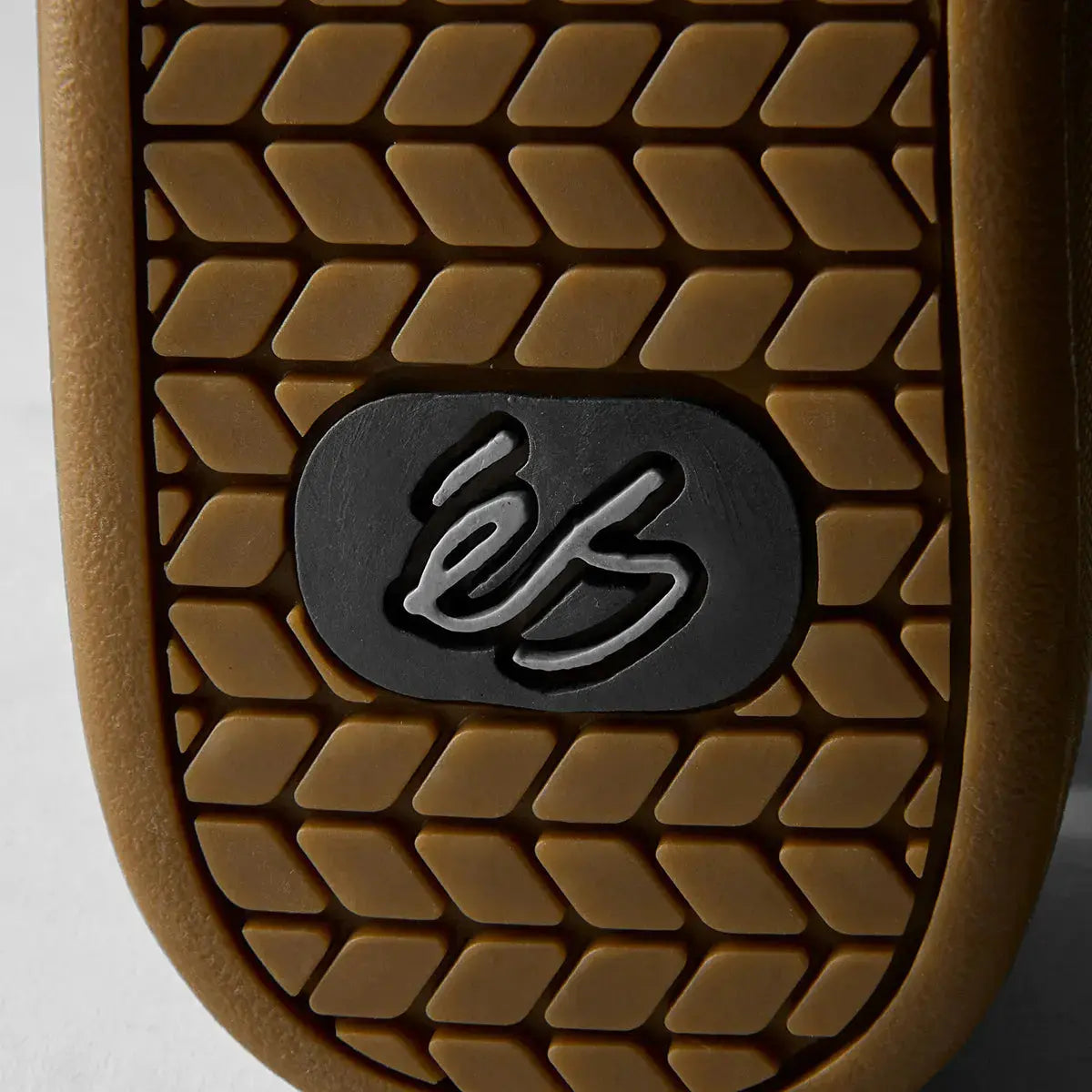 mille étés Accel X Penny Skate Shoes | éS Skateboarding